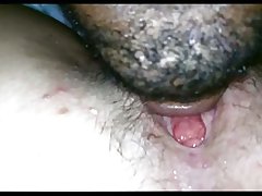 เลียของเธอจนกระทั่งเธอมาตอน 1:06 นาที