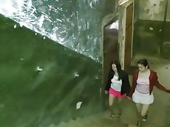 ผู้หญิงสนุกอยู่ในห้องนอน